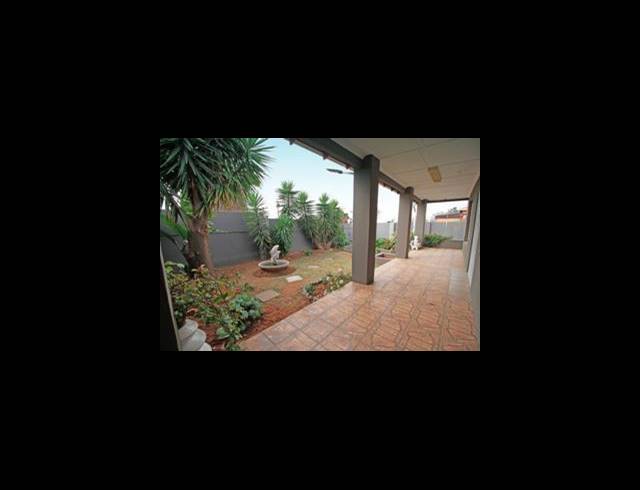 6 BEDROOM HOUSE FOR SALE IN PRIMROSE